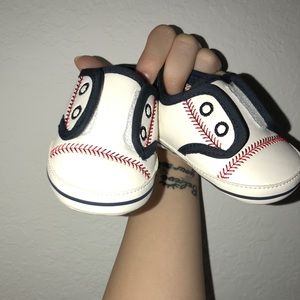 Baseball ball shoes
